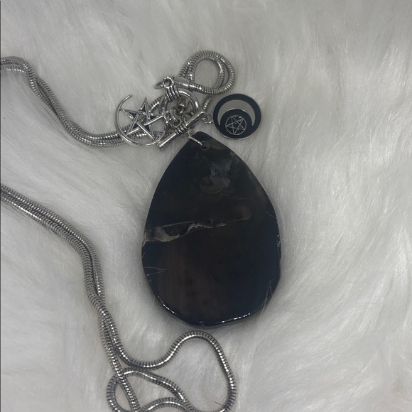 Witchy Black Agate Slice Toggle Necklace with Silver Tone Fluid Chain - Picture 6 of 8
